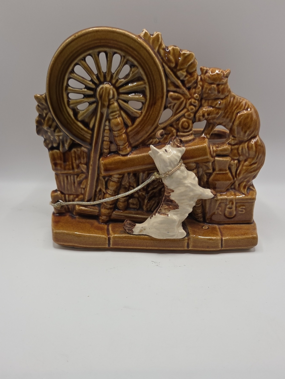 McCoy Planter Spinning Wheel With Dog And Cat Vintage